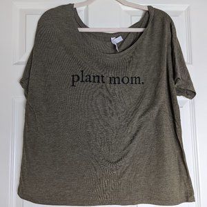 Plant mom graphic tee